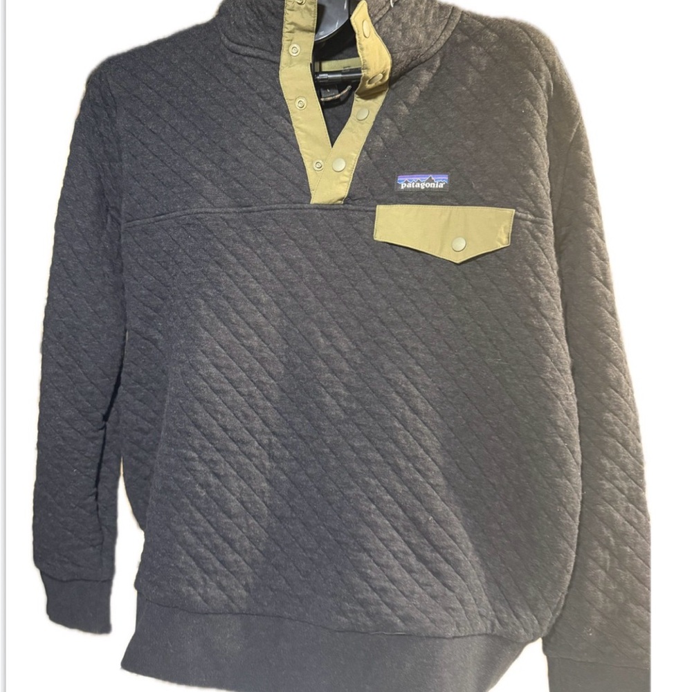 Patagonia Black and Tan Quilted Pullover